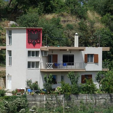 Eagle House Villa Permet Exterior photo